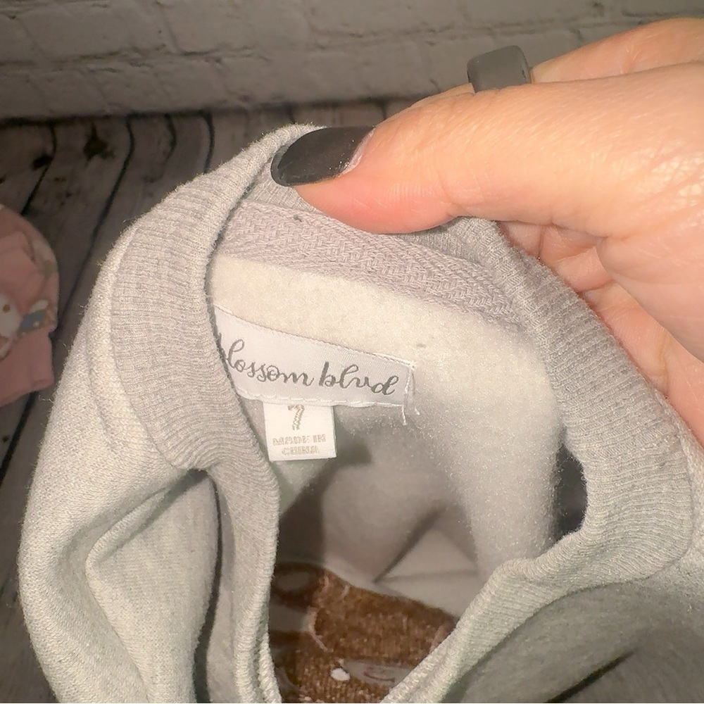 Girl Sweatshirts and Pants - Picture 9 of 9
